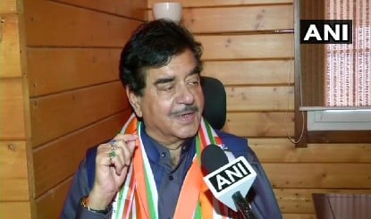 मुश्किल समय में ममता का साथ नहीं छोड़ेंगे, शत्रुघ्न सिन्हा का बगावत करने से इनकार