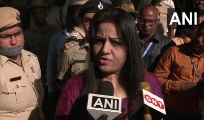 फेसबुक पोस्ट और ₹1 करोड़ का दावा: दो बड़े IAS और IPS अधिकारियों के बीच सुप्रीम कोर्ट में लड़ाई की क्या वजह थी?