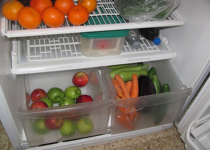 Kitchen Tips: Fridge में ये 6 चीजें रखने से खत्म होता है Nutrition, बिगाड़ सकता है आपका बजट