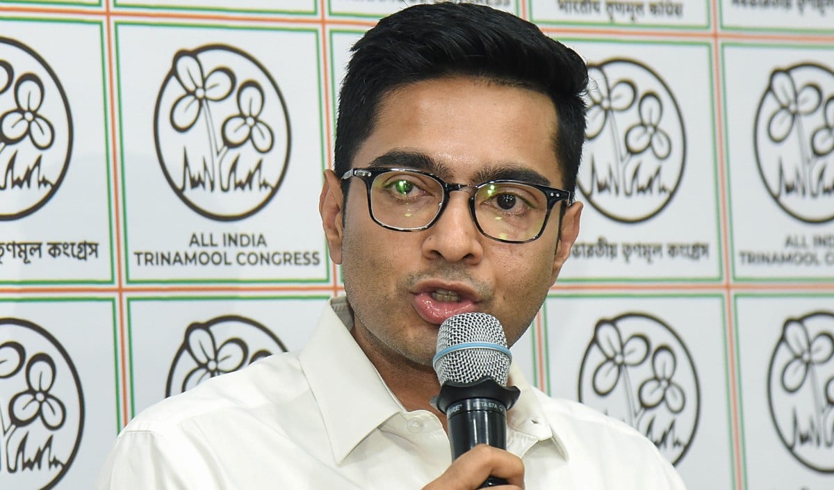 TMC नेता Abhishek Banerjee की बढ़ीं मुश्किलें! PA सुमित रॉय के लिए घर पर पुलिस की छापेमारी, CID का समन, मदन मित्रा के ठिकानों पर ED की रेड