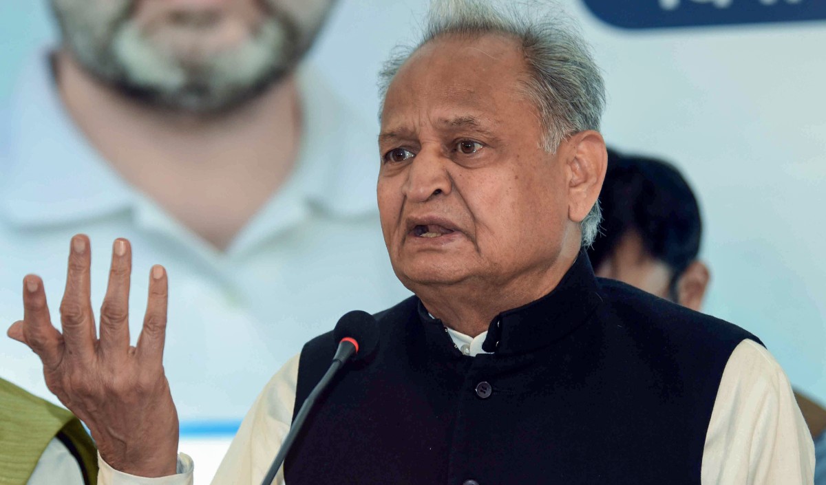 अगर Indira Gandhi आज होतीं तो BJP पर बैन लगा देतीं: Ashok Gehlot का बयान, सियासी घमासान