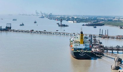 3 महीने बाद Strait of Hormuz से निकला पहला तिरंगा लगा जहाज, LNG Carrier