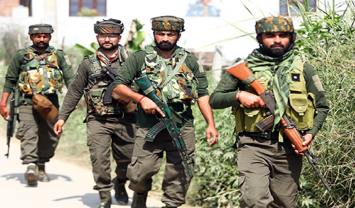 Jammu Kashmir: Rajouri में LoC के पास बड़ा हादसा, ग्रेनेड ब्लास्ट में JCO समेत 4 जवान घायल