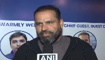 BJP तुम्हारा घर गिरा देगी, Mahua Moitra का दावा- Owaisi की धमकी से डर गए थे Yusuf Pathan