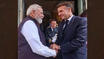 G7 Summit में PM Modi का ग्रैंड वेलकम, President Macron ने गर्मजोशी से किया स्वागत G7 Summit में PM Modi का ग्रैंड वेलकम, President Macron ने गर्मजोशी से किया स्वागत