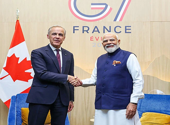 जी-7 शिखर सम्मेलन में शामिल हुए पीएम मोदी जी-7 शिखर सम्मेलन में शामिल हुए पीएम मोदी