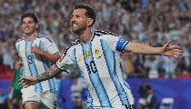 FIFA World Cup 2026 | Lionel Messi की ऐतिहासिक हैट्रिक! अर्जेंटीना ने अल्जीरिया को रौंदा, टूटे पेले और रोनाल्डो के बड़े रिकॉर्ड