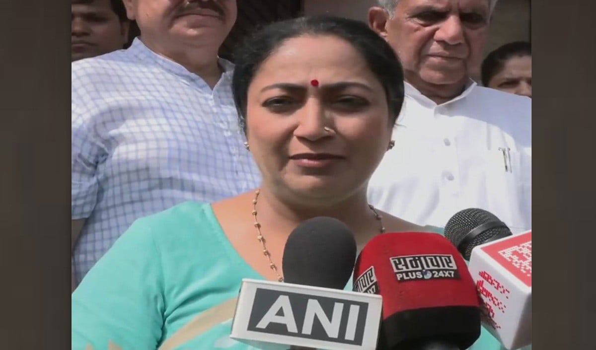 PM Modi के 12 साल पूरे होने पर जश्न, Delhi में CM Rekha Gupta ने शुरू किए 