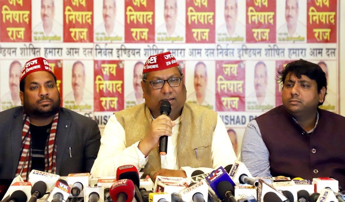 Rajbhar के बाद अब Sanjay Nishad का दावा: SP-Congress के दो दर्जन सांसद NDA में आने को तैयार