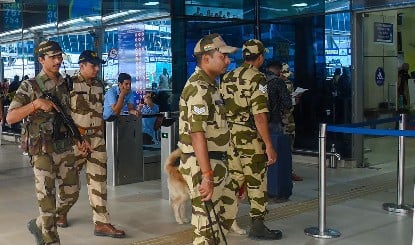 वाराणसी एयरपोर्ट पर कस्टम की बड़ी कार्रवाई! 19 करोड़ रुपये के