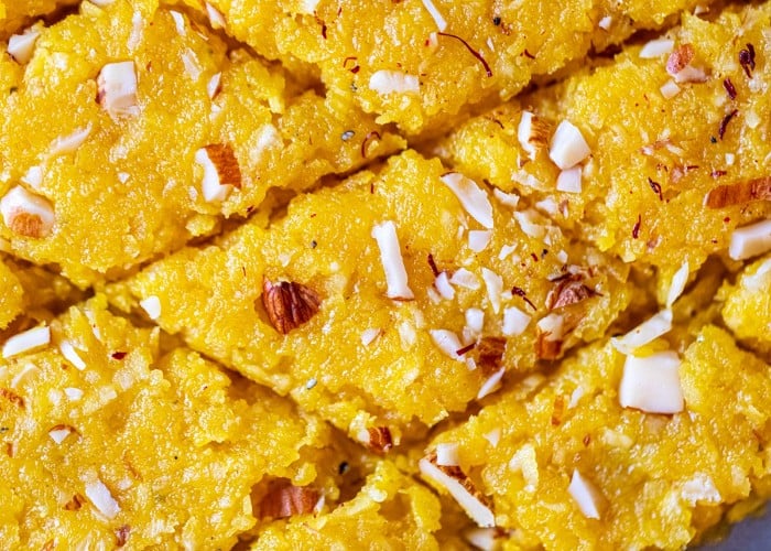 Coocking Tips: सूजी हलवे में दें आम का शाही Twist, इस Summer Recipe से घरवाले भी हो जाएंगे इम्प्रेस