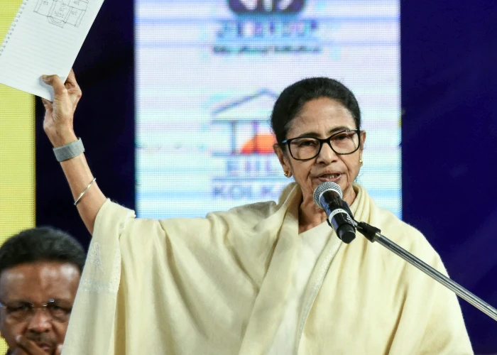West Bengal में Maharashtra वाला सियासी ड्रामा, Mamata Banerjee से छिनेगा TMC का Symbol?