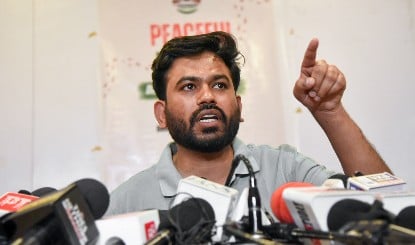 Jantar Mantar पर थाली-चम्मच विरोध: अभिजीत दिपके ने PM Modi को लिखा पत्र, शिक्षा मंत्री के इस्तीफे की मांग