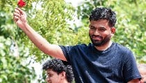 मुझे Delhi Police गिरफ्तार करने वाली है..., Abhijeet Dipke का Jail Bharo Andolan का आह्वान, Jantar Mantar पर बढ़ा तनाव मुझे Delhi Police गिरफ्तार करने वाली है..., Abhijeet Dipke का Jail Bharo Andolan का आह्वान, Jantar Mantar पर बढ़ा तनाव