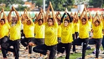 आधुनिक संकटों का प्राचीन समाधान है योग आधुनिक संकटों का प्राचीन समाधान है योग
