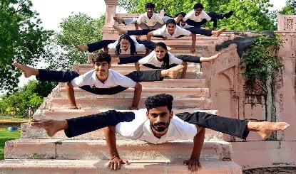 International Yoga Day पर पूरी दुनिया करेगी योगाभ्यास, Modi ने स्वास्थ्य के प्रति World को किया जागरूक