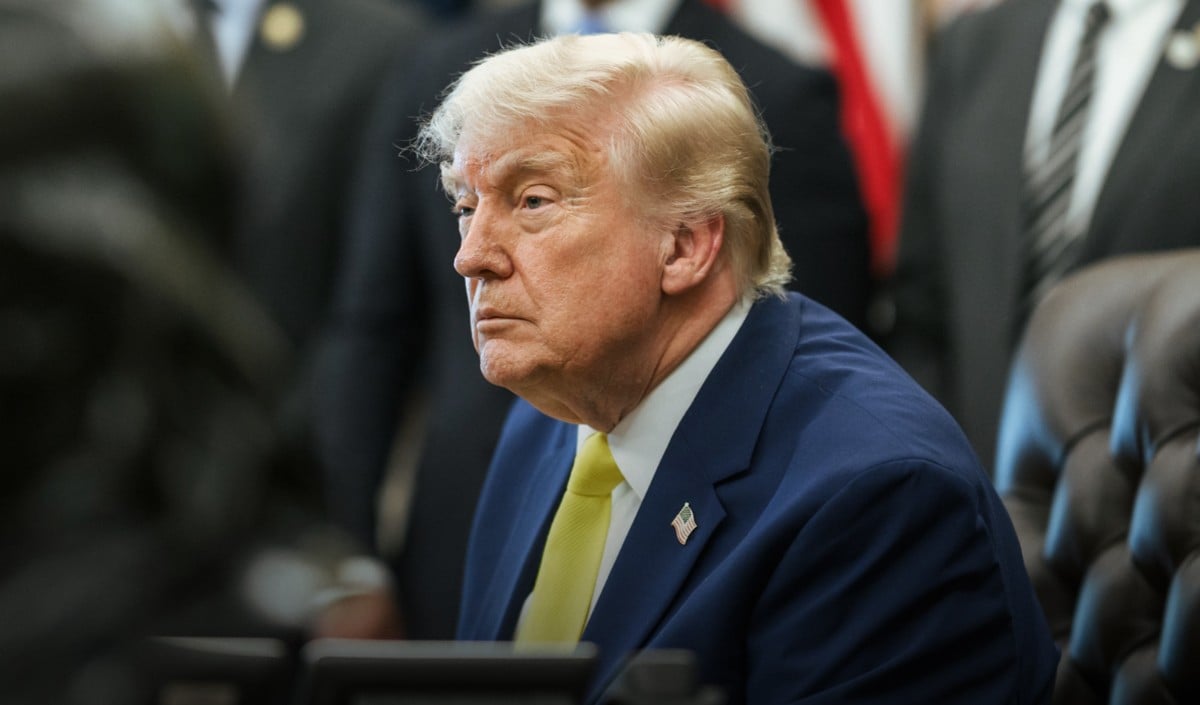 Donald Trump का Iran को अल्टीमेटम, Hormuz Strait में Toll Tax वसूला तो खैर नहीं