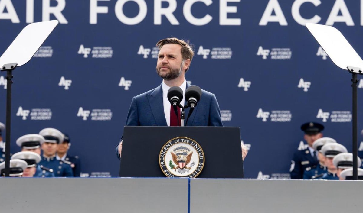 US-Iran की महाबैठक के लिए Switzerland पहुंचे उपराष्ट्रपति JD Vance