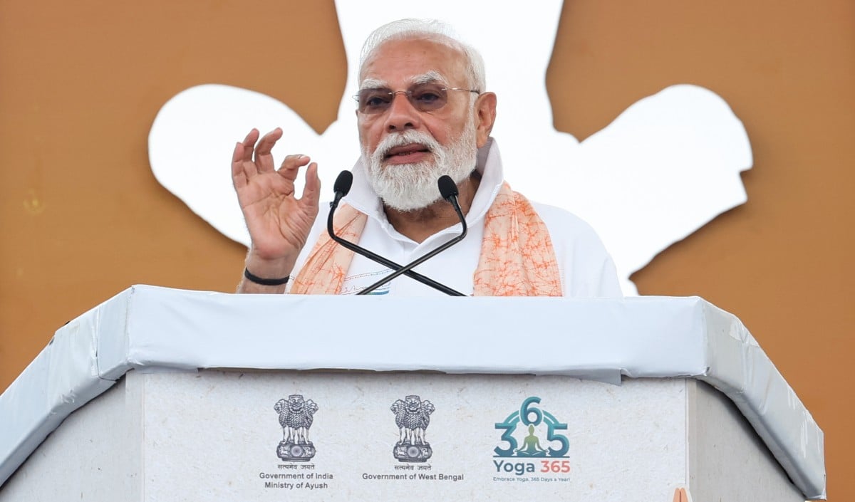 International Yoga Day पर PM Modi का Mission Yoga 365, Kolkata से दिया बड़ा संदेश