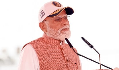 NEET छात्रों के लिए PM Modi ने पेश की मिसाल, Delhi Airport पर 45 मिनट तक रोकी अपनी उड़ान