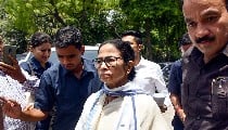 अपना बोया ही काट रही ममता बनर्जी अपना बोया ही काट रही ममता बनर्जी