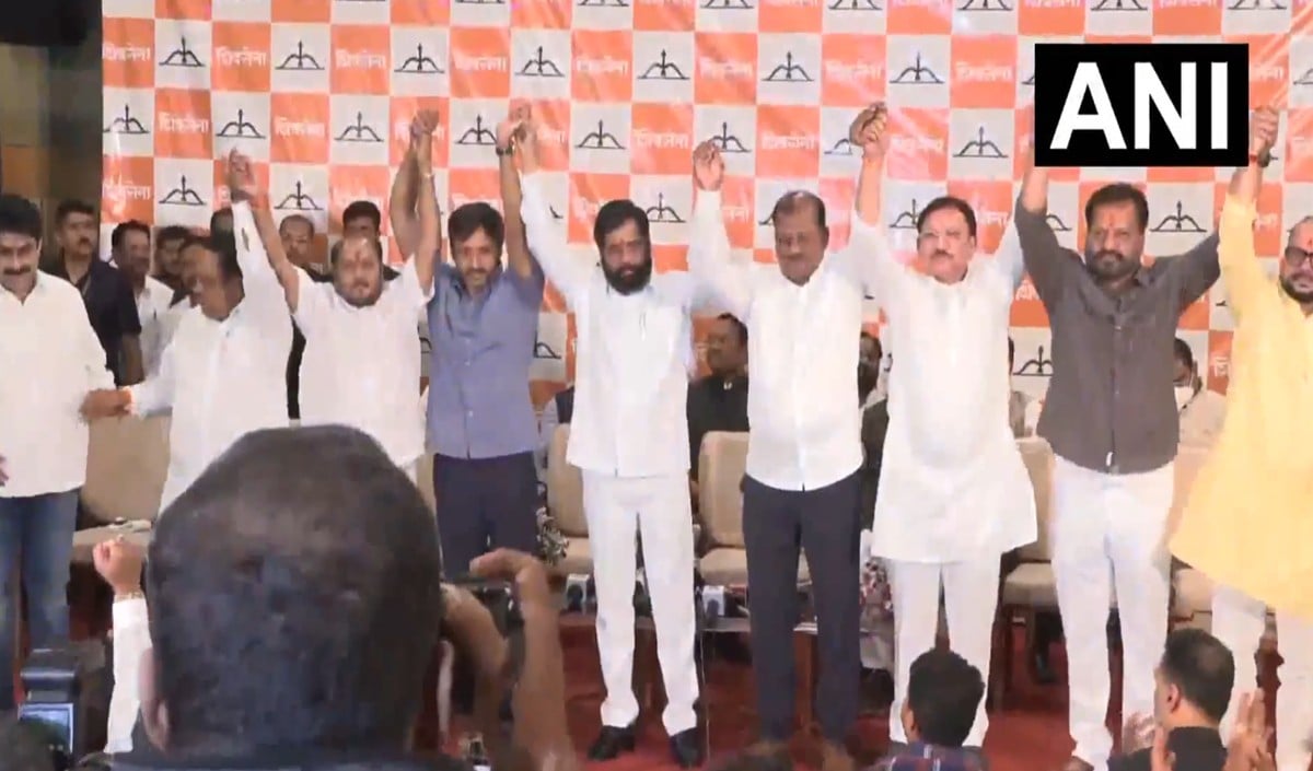 Uddhav Thackeray को बड़ा झटका, Shinde खेमे में 6 MPs शामिल
