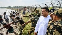 India Bangladesh Border पर हालात तनावपूर्ण ! फिर से घुसने का प्रयास कर रहे घुसपैठियों को BSF ने अच्छा सबक सिखाया