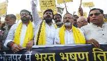 Bharat Tiwari Encounter: भोजपुर पुलिस पर हत्या का FIR, बिहार में बढ़ा सियासी बवाल