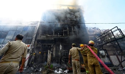 Lucknow Fire Tragedy | अलीगंज में हुई 15 मौतों के बाद उठे गंभीर सवाल! रिहायशी परमिट पर चल रहा था कमर्शियल इंस्टीट्यूट