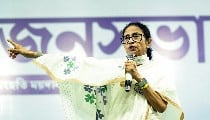 Anti-Party Activities पर TMC का एक्शन, Mamata Banerjee ने Firhad Hakim समेत 8 नेताओं को पार्टी से निकाला