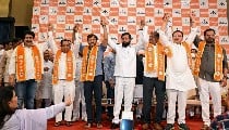 कानून का चकमा देने का अनैतिक खेल है दल बदल कानून का चकमा देने का अनैतिक खेल है दल बदल