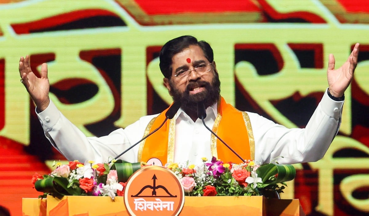 महाराष्ट्र में बड़ा सियासी उलटफेर! उद्धव गुट के 6 सांसद शिंदे सेना में शामिल, श्रीकांत शिंदे की चेतावनी-