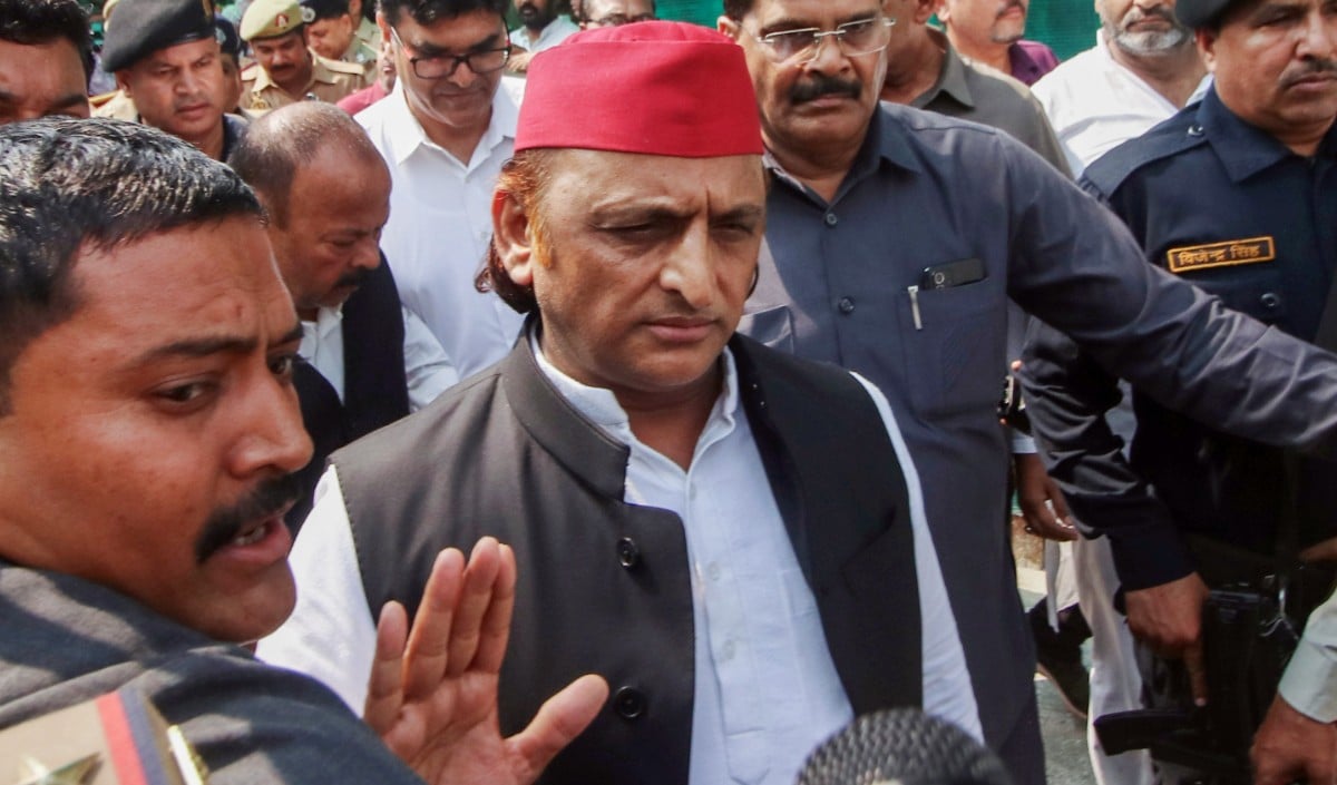 BJP के अंदर ही 3 CMs को हटाने की साज़िश? Akhilesh Yadav ने मोहन यादव का किया बचाव