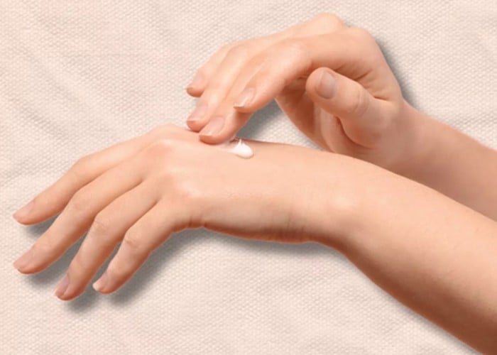 Beauty Tips: Tan Removal का जादुई नुस्खा, किचन में रखी ये 3 चीजें लौटा देंगी हाथों की रंगत, जानें Secret