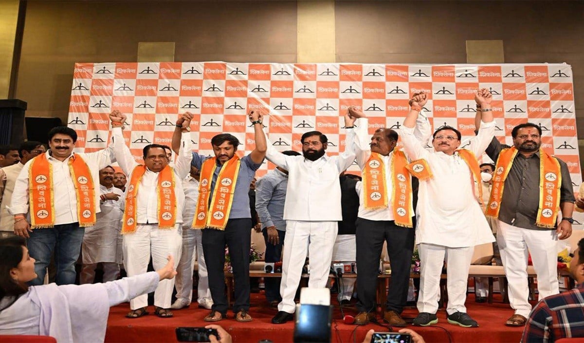 Uddhav Thackeray को Lok Sabha में तगड़ा झटका, 6 सांसदों ने छोड़ा साथ, Eknath Shinde कैंप में शामिल