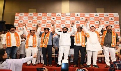 Uddhav Thackeray को Lok Sabha में तगड़ा झटका, 6 सांसदों ने छोड़ा साथ, Eknath Shinde कैंप में शामिल