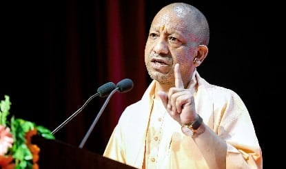 Ayodhya Ram Mandir दान में हेराफेरी पर Yogi का कड़ा संदेश: सनातन से खिलवाड़ बर्दाश्त नहीं, होगी सख्त कार्रवाई 