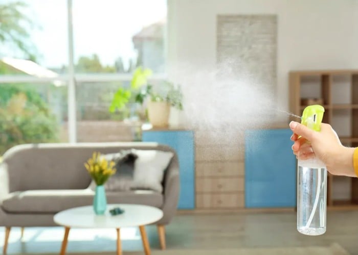 DIY Cleaning Hacks: Expired Beauty Products को Reuse करने के ये Smart Tips आपको बना देंगे जीनियस