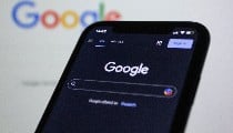 Google AI का बड़ा अपडेट: अब आपकी Photos-Voice पर भी रहेगी नजर, Privacy पर उठे सवाल