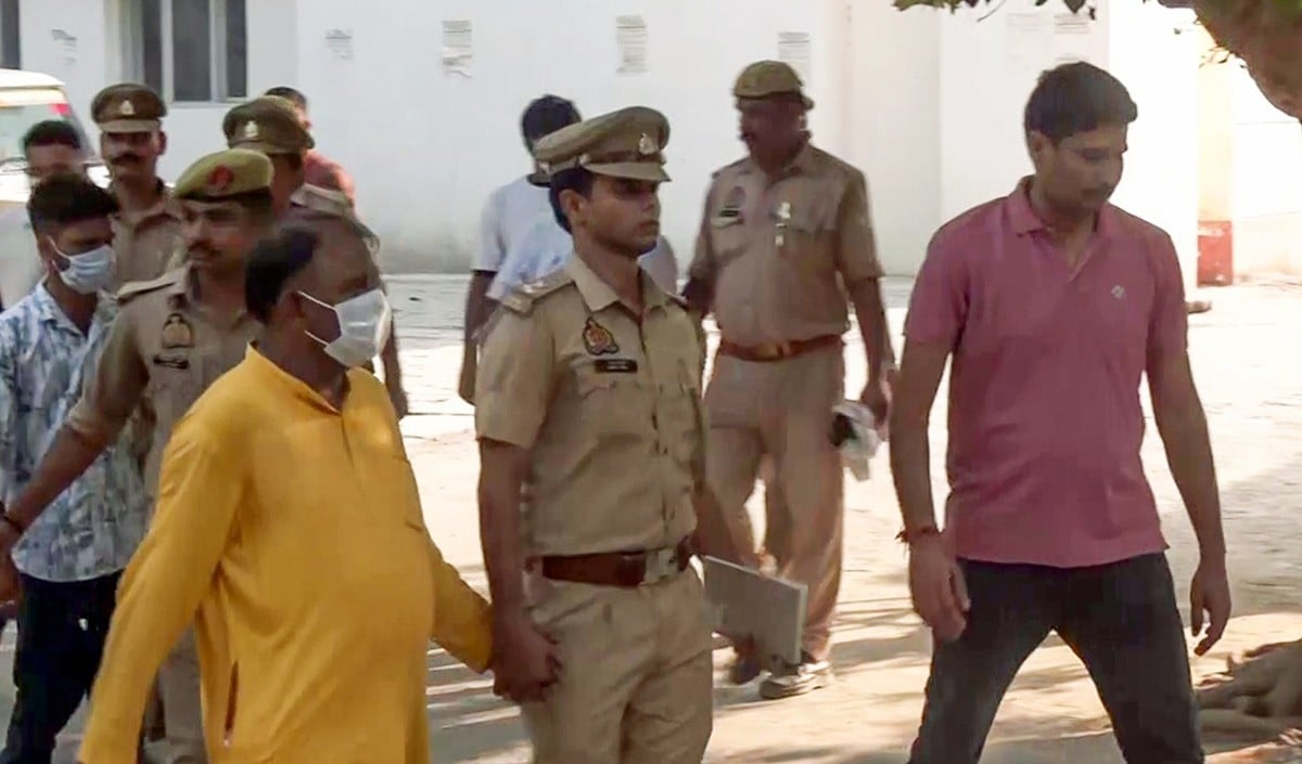 Ram Mandir Donation Scam: अयोध्या पुलिस की ताबड़तोड़ रेड, 8 आरोपियों से अब तक 80 लाख कैश बरामद