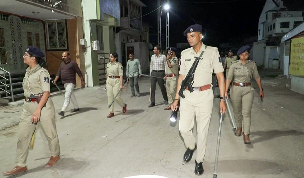 Ahmedabad में अवैध Bangladeshis पर बड़ी कार्रवाई, 290 संदिग्ध हिरासत में, 131 गिरफ्तार