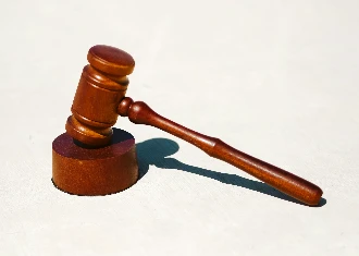 UP Panchayat Election: प्रधानों को प्रशासक बनाने पर High Court सख्त, चुनाव आयोग को तारीख बताने का आदेश