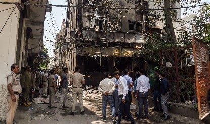 Malviya Nagar Fire पर Mayor सख्त! तीन दिन में मांगी जांच रिपोर्ट, लापरवाही पर होगी कार्रवाई