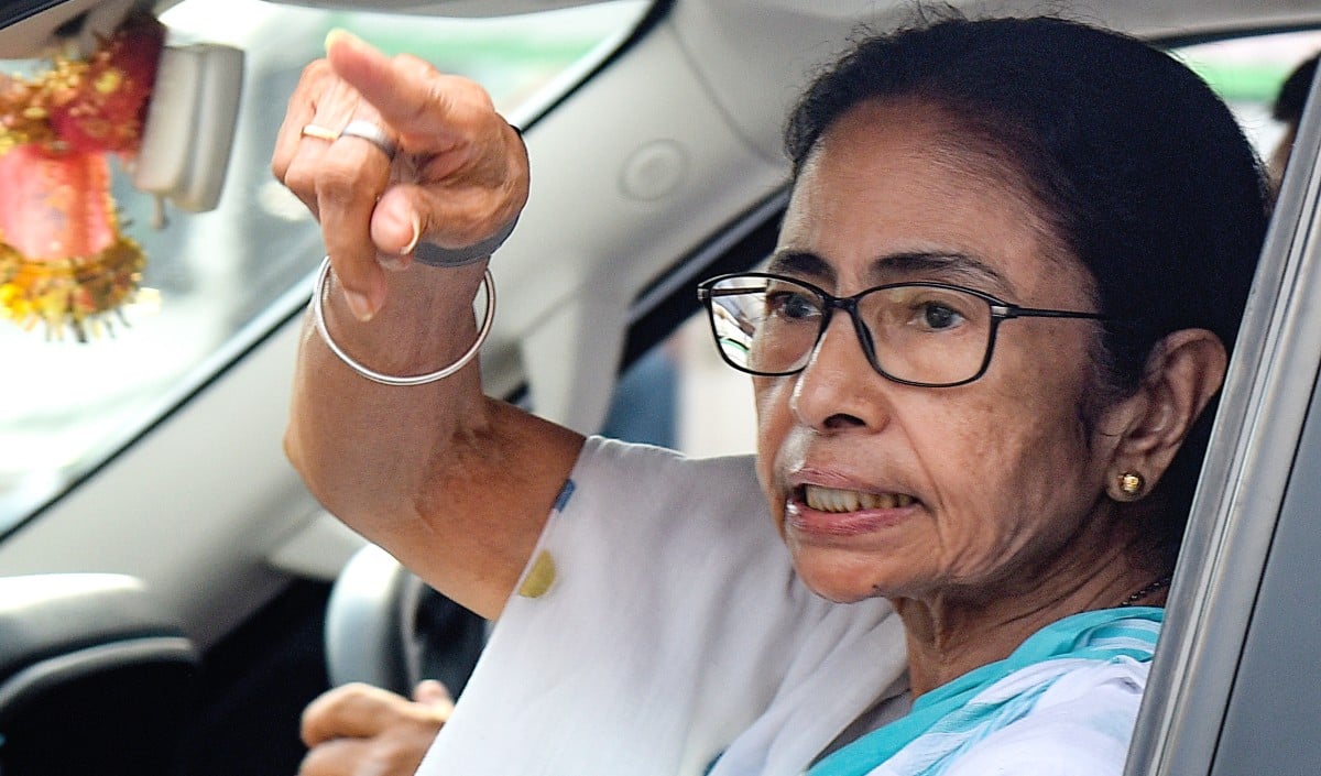 ममता बनर्जी का बड़ा फैसला: Bengal TMC में विद्रोह के बाद सभी संगठन भंग
