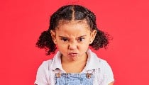 Parenting Mistakes: आपकी ये 4 आदतें बच्चे को बना रही हैं जिद्दी, तुरंत बदलें अपना तरीका