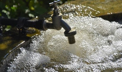 Ahmedabad में Pipeline Leak से बड़ा संकट, नर्मदा लाइन में मिला Sewer का पानी, सैकड़ों बीमार