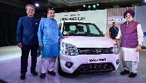 Maruti की Flex Fuel Wagon R लॉन्च, 85% इथेनॉल से चलेगी भारत की पहली कार! Maruti की Flex Fuel Wagon R लॉन्च, 85% इथेनॉल से चलेगी भारत की पहली कार!