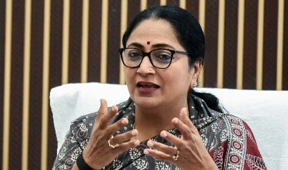 दिल्ली के मालवीय नगर होटल में भीषण अग्निकांड! 12 विदेशियों समेत 21 की मौत, सीएम रेखा गुप्ता ने दिए मजिस्ट्रेट जांच के आदेश