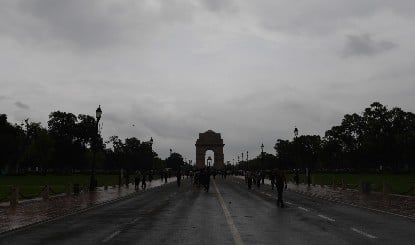 Delhi-NCR को Heatwave से राहत! भीषण बारिश और तूफान, IMD का दो दिन का Yellow Alert जारी