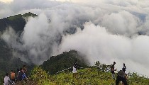 June Travel Tips: दिल्ली की गर्मी से चाहिए राहत? Weekend Trip पर जाएं बादलों के देश Lansdowne